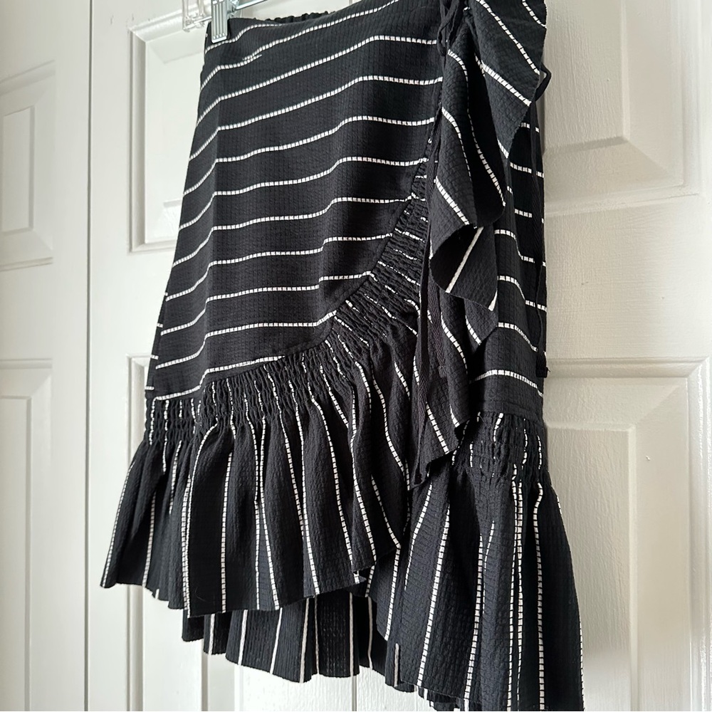 Moon River Striped Black and White Ruffle Wrap Skirt Size XS - Picture 5 of 13